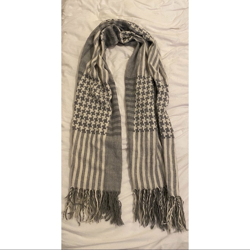 Herringbone scarf | Gray | Forever 21 | LIKE NEW ✨